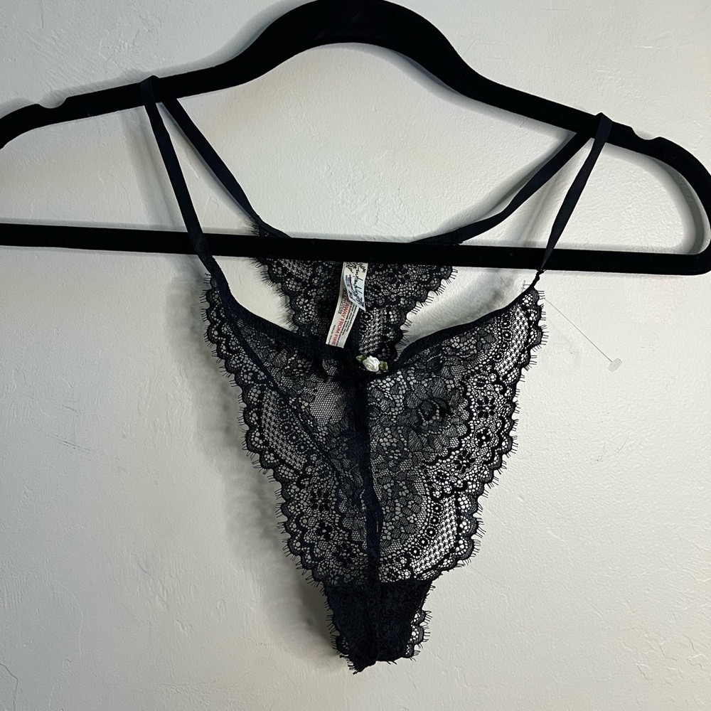 Black Lace Strappy Thong - Floral Lace Detail‎ XL